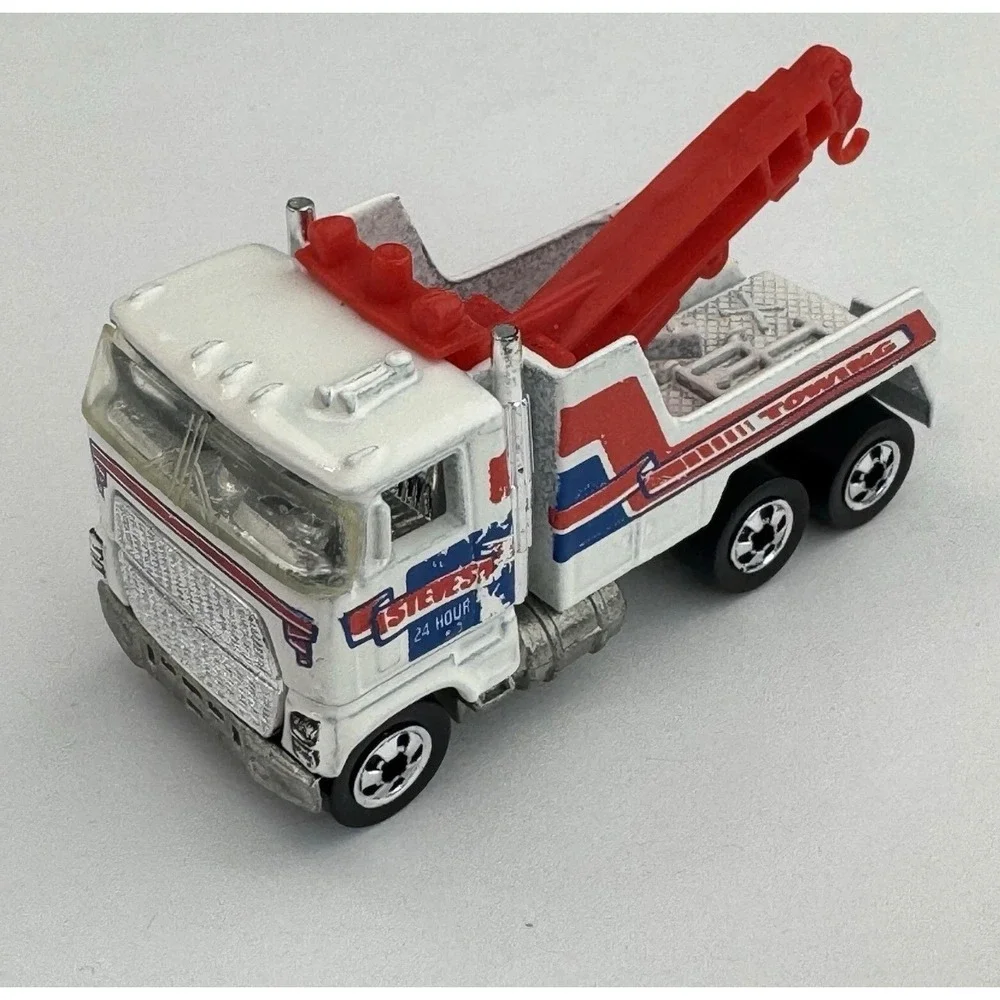 Hot Wheels 1981 Heavyweights Steves 24‎ Hour Towing Truck White Vintage Diecast